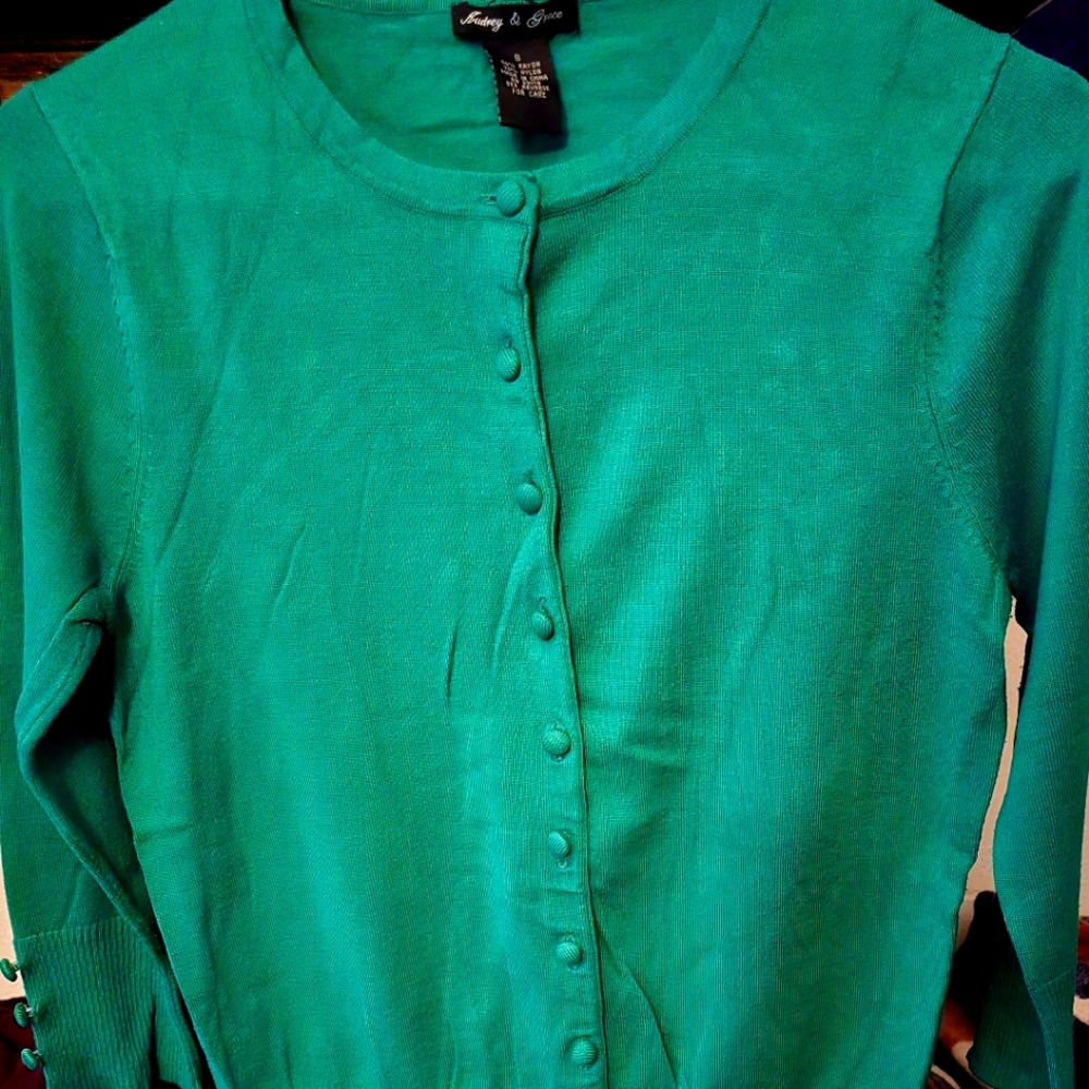 Cardigan Sweater, Beautiful Lime Green, 3/4 Buttoned Sleeves, NWOT